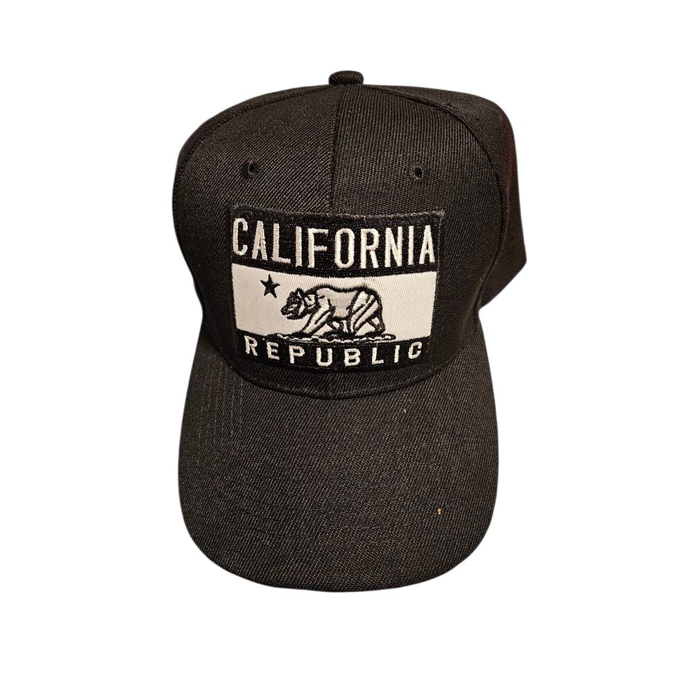 NWT California Republic snapback hat.